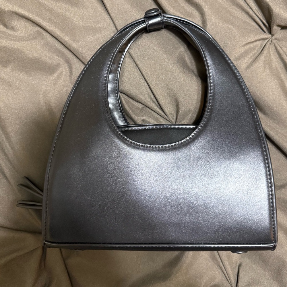 Black shoulder bag